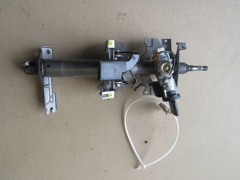 Nissan 350z 2004  Steering Column with Ignition and Key