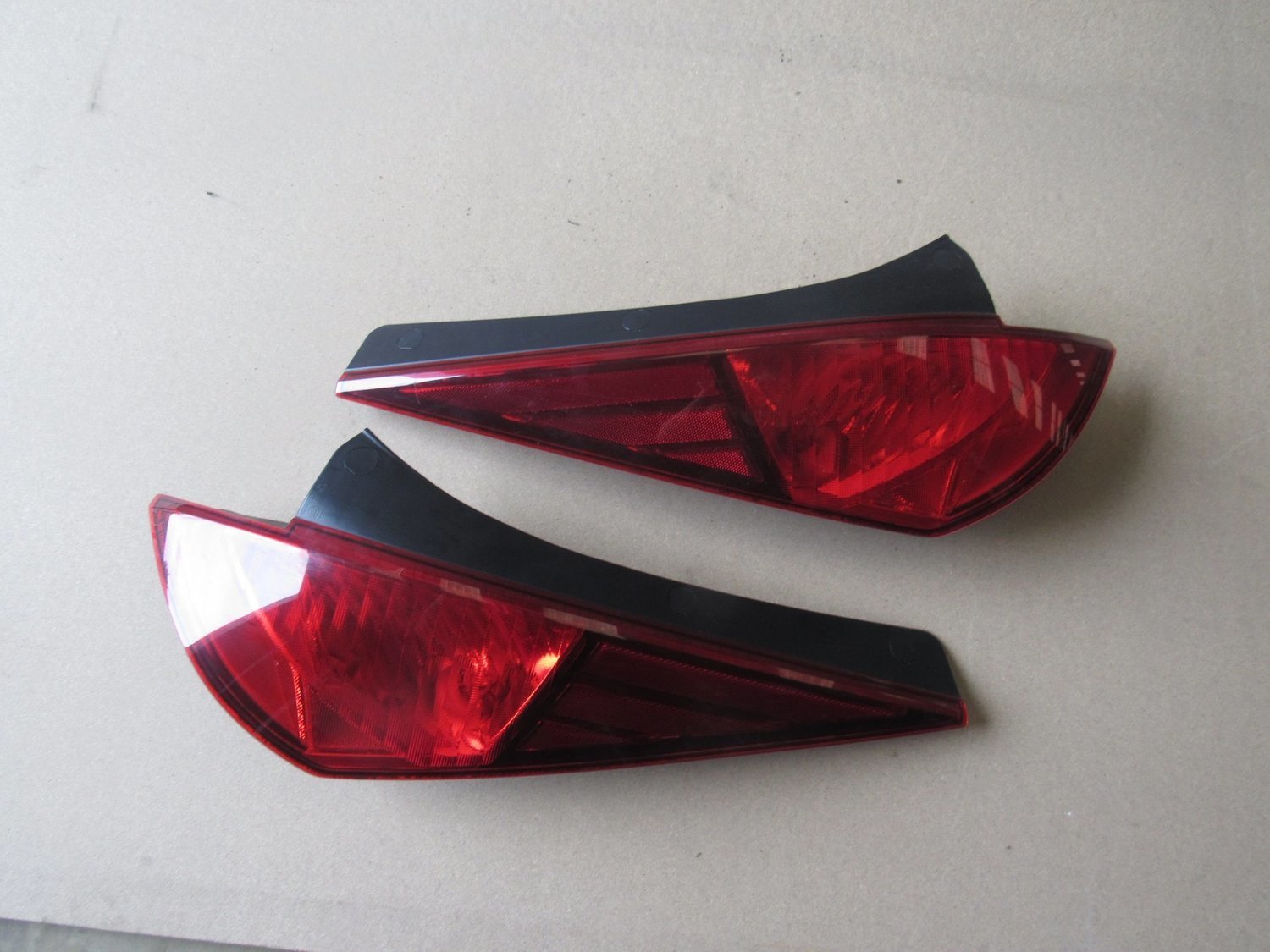 Nissan 350z 2004  A pair of Rear Lights