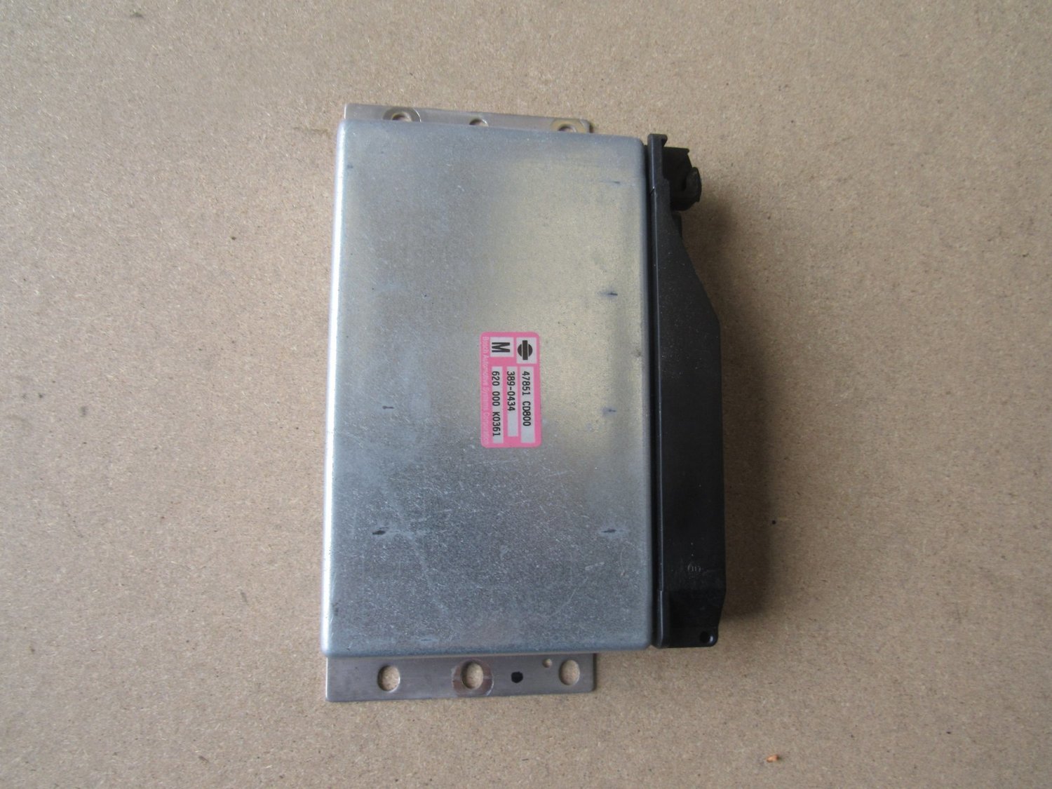 Nissan 350z 2004  Electrical Relay Box
