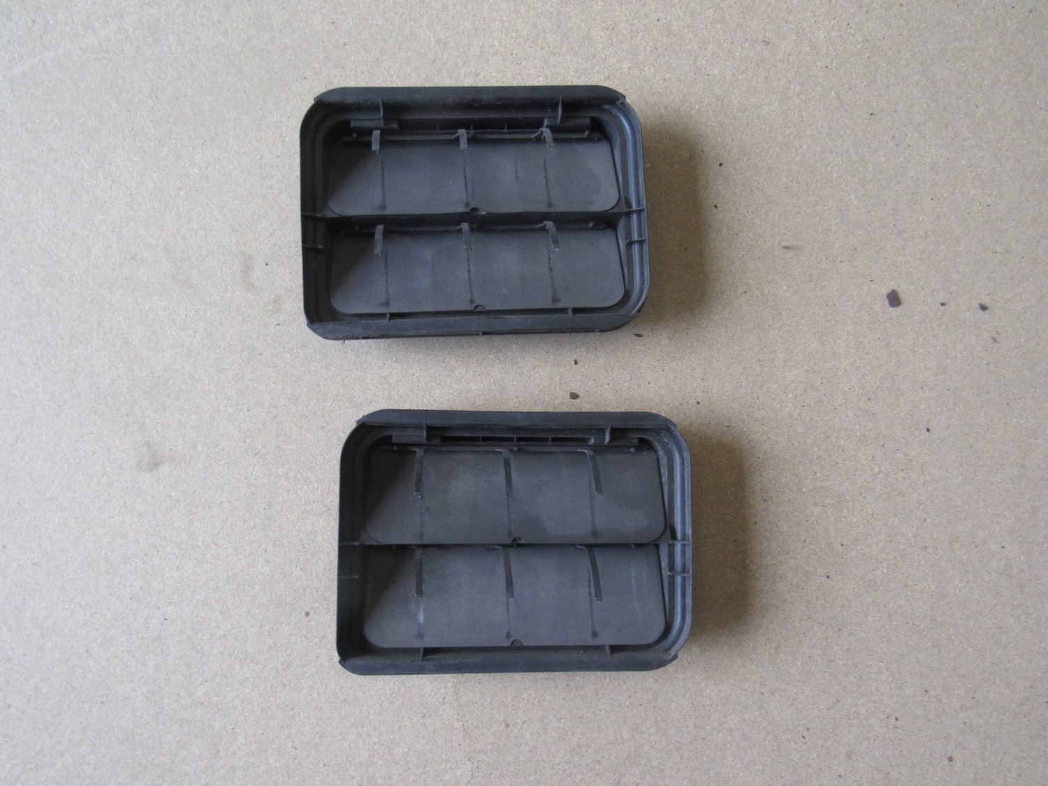 Nissan 350z 2004  Rear Quarter Vents