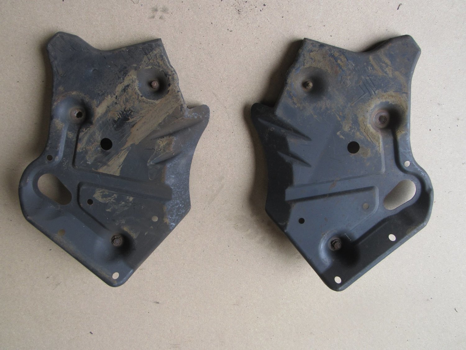Nissan 350z 2004 A pair of Rear End lower Shields