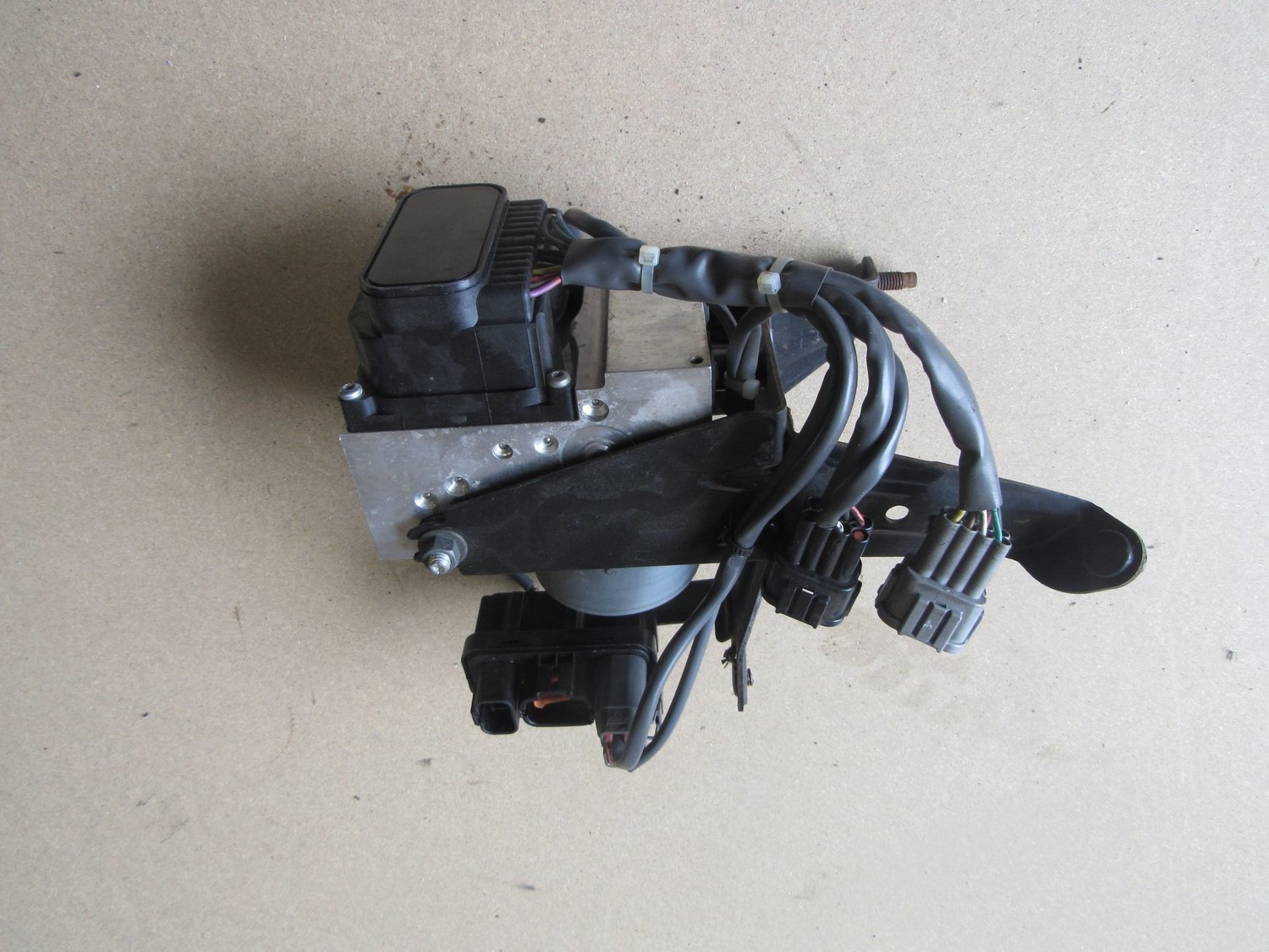 Nissan 350z 2004   Break ABS Pump