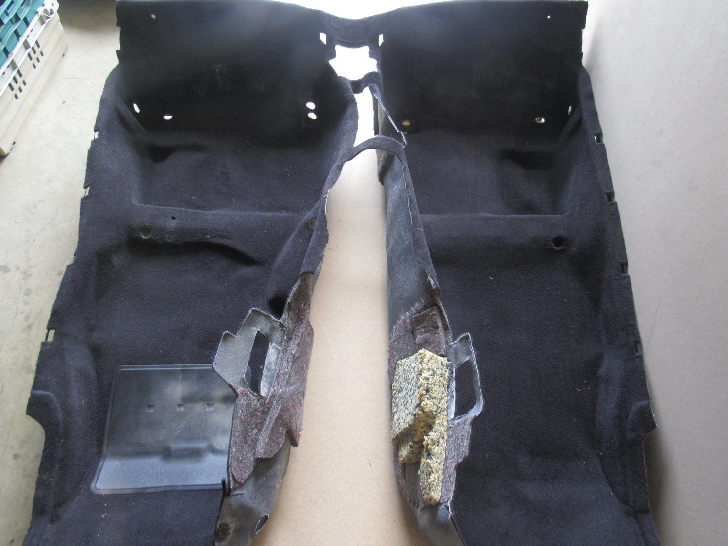 Nissan 350z 2004    Main Interior Carpet