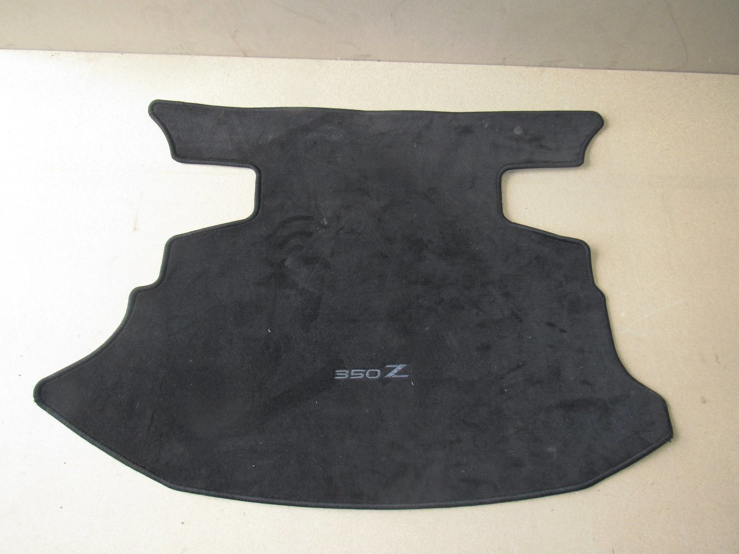 Nissan 350z 2004    Boot spare Wheel Carpet