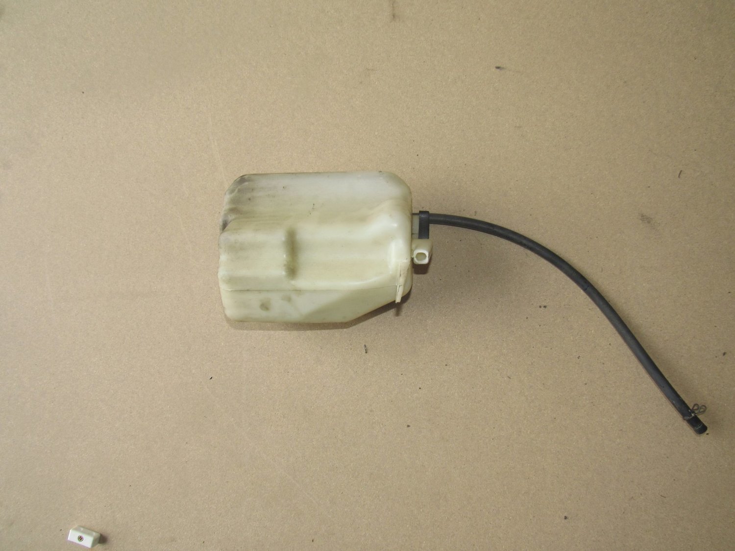 Nissan 350z 2004    Radiator Rad Over Flow Bottle