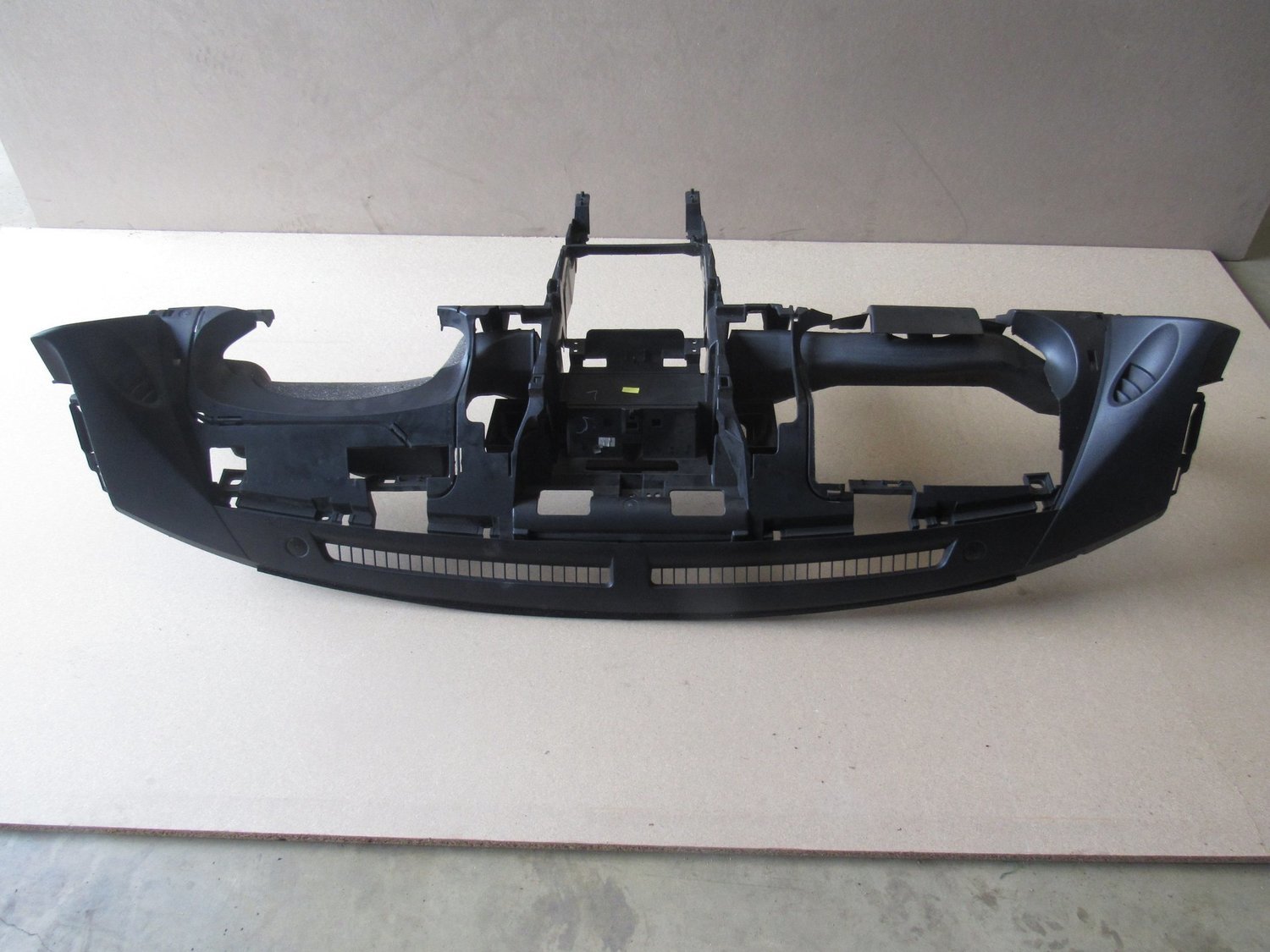 Nissan 350z 2004    Stripped Dash RHD