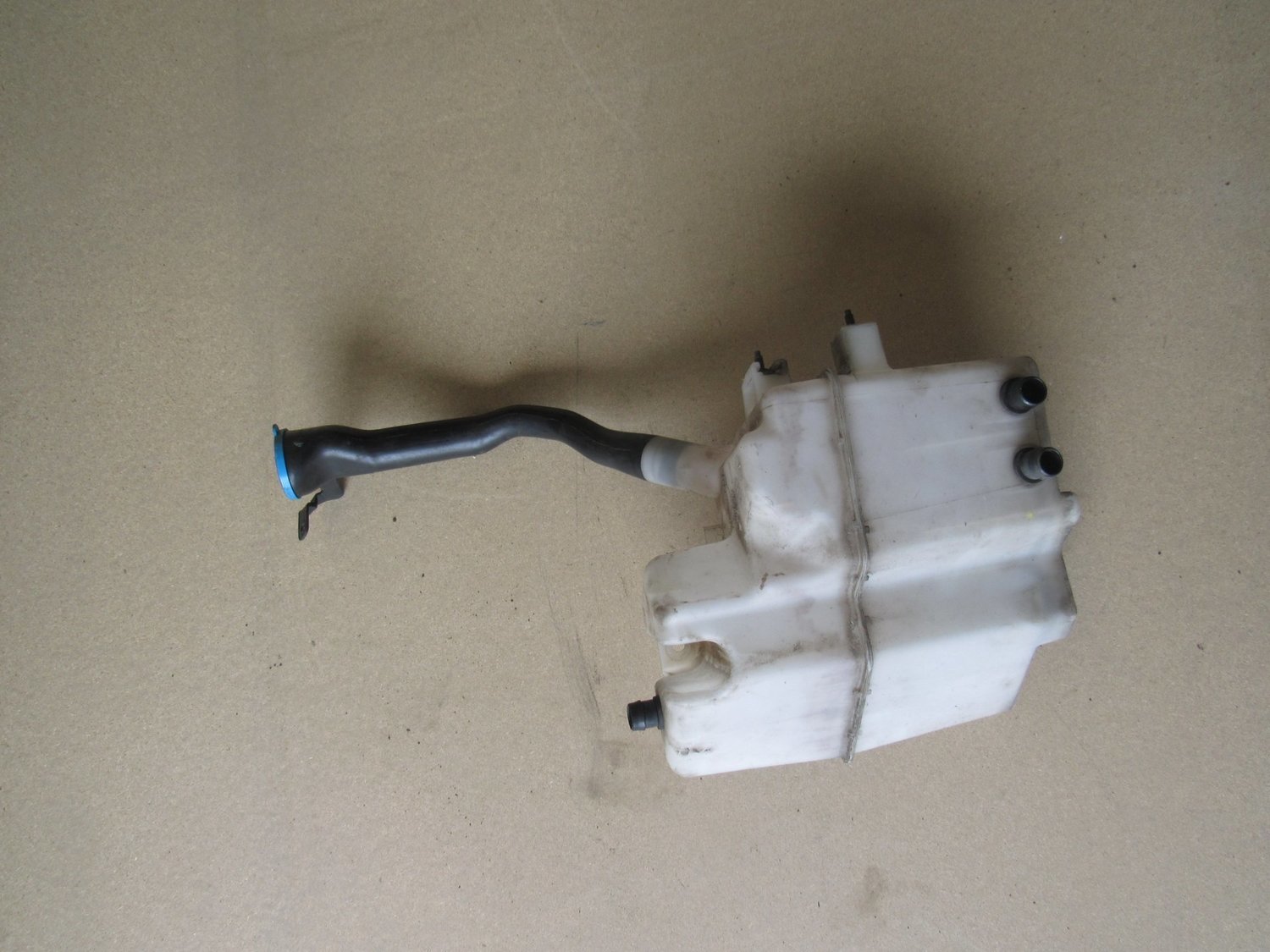 Nissan 350z 2004    Windscreen Washer Bottle