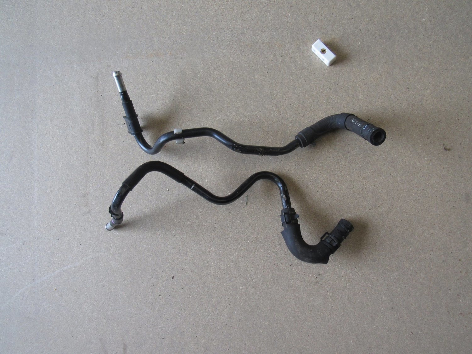 Nissan 350z 2004    Pair or Fuel Oil Lines