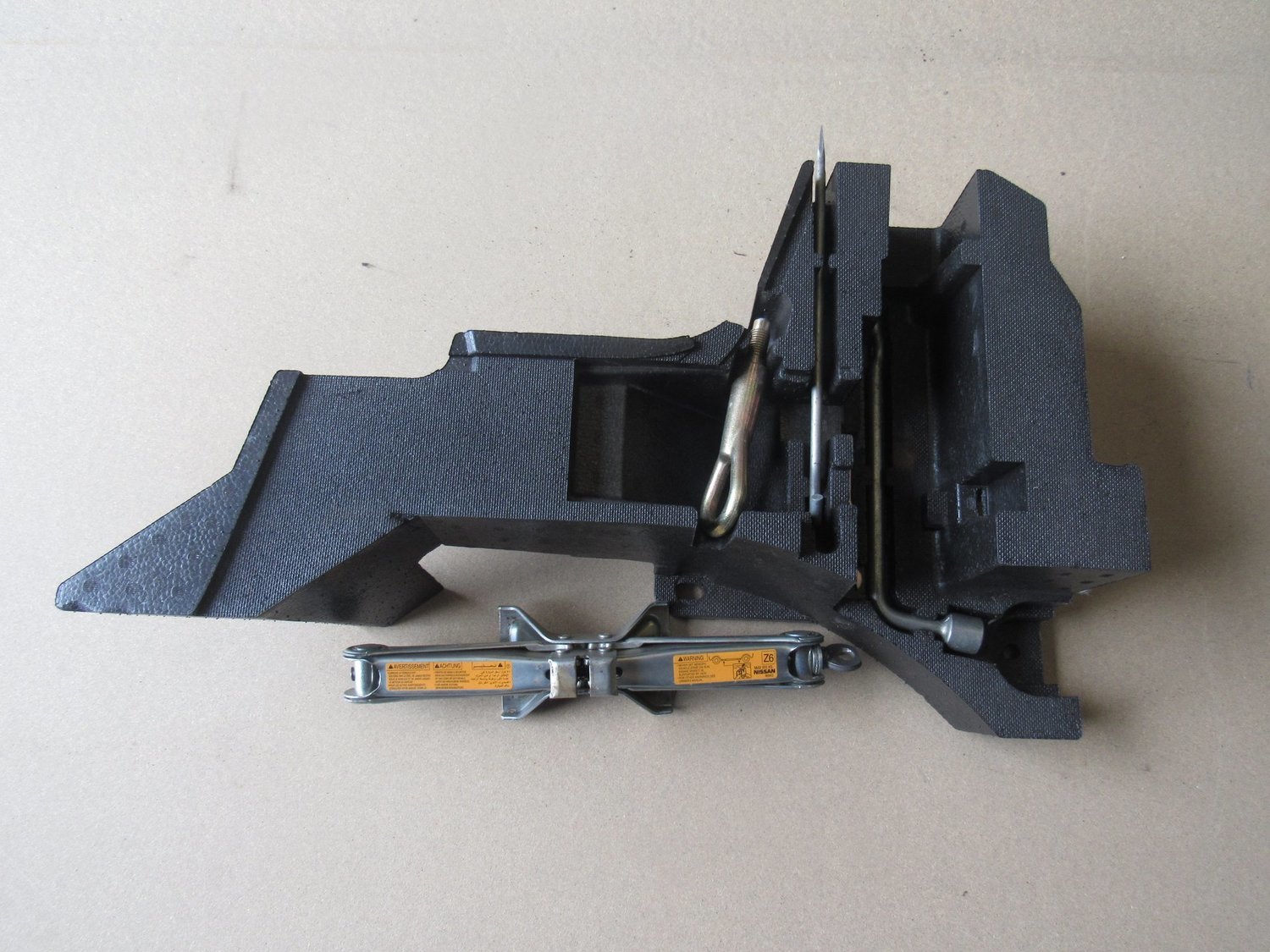 Nissan 350z 2004 Jack Kit with Boot Trim