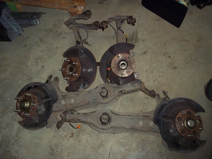 Civic Type R EK9 2000  Front Hubs, Knuckles and rear Trailing Arms 5 Lug Conversion