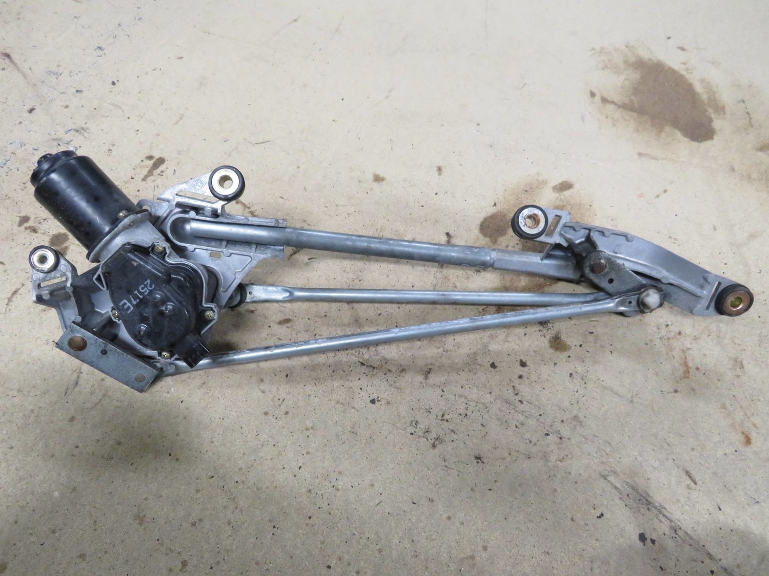 Honda Integra Type R DC5  Windscreen Wiper Motor