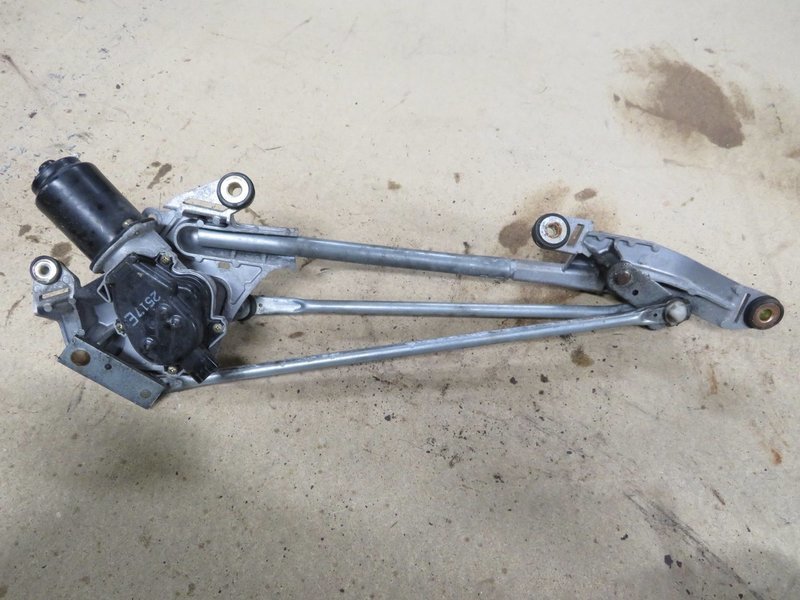 Honda Integra Type R DC5  Windscreen Wiper Motor