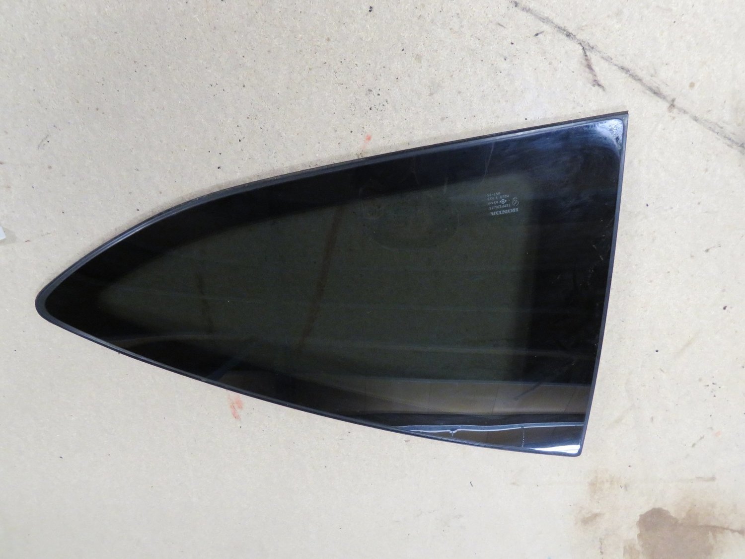 Honda Integra Type R DC5    Drivers Right rear Quarter Glass