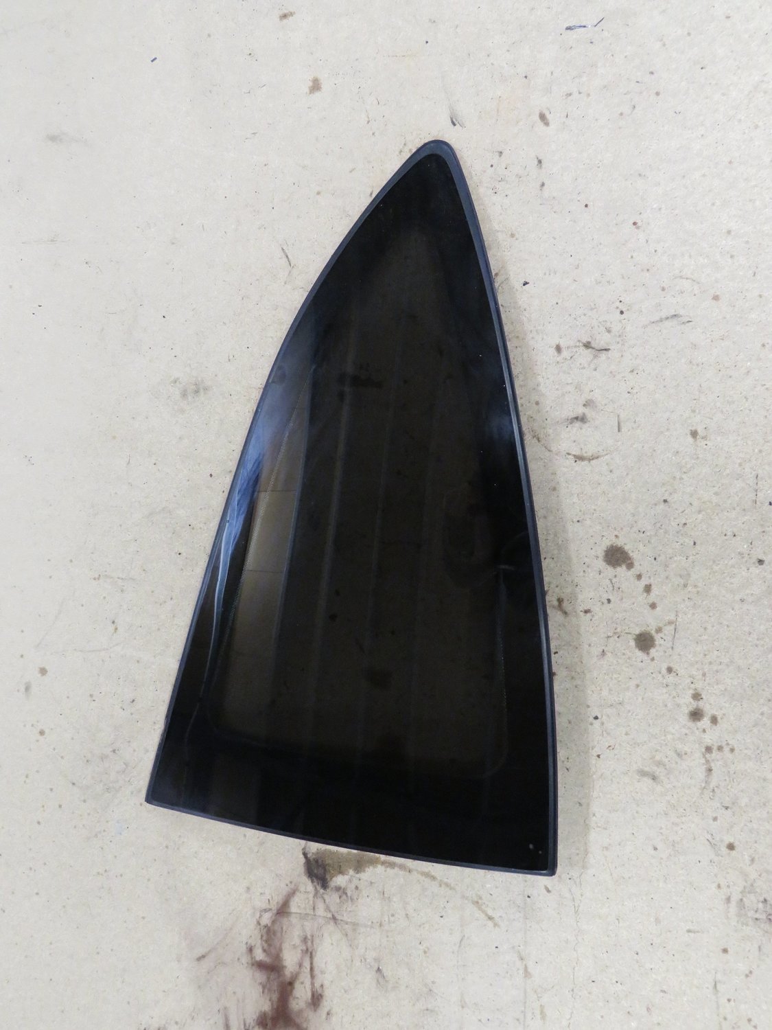 Honda Integra Type R DC5    Passenger Left rear Quarter Glass