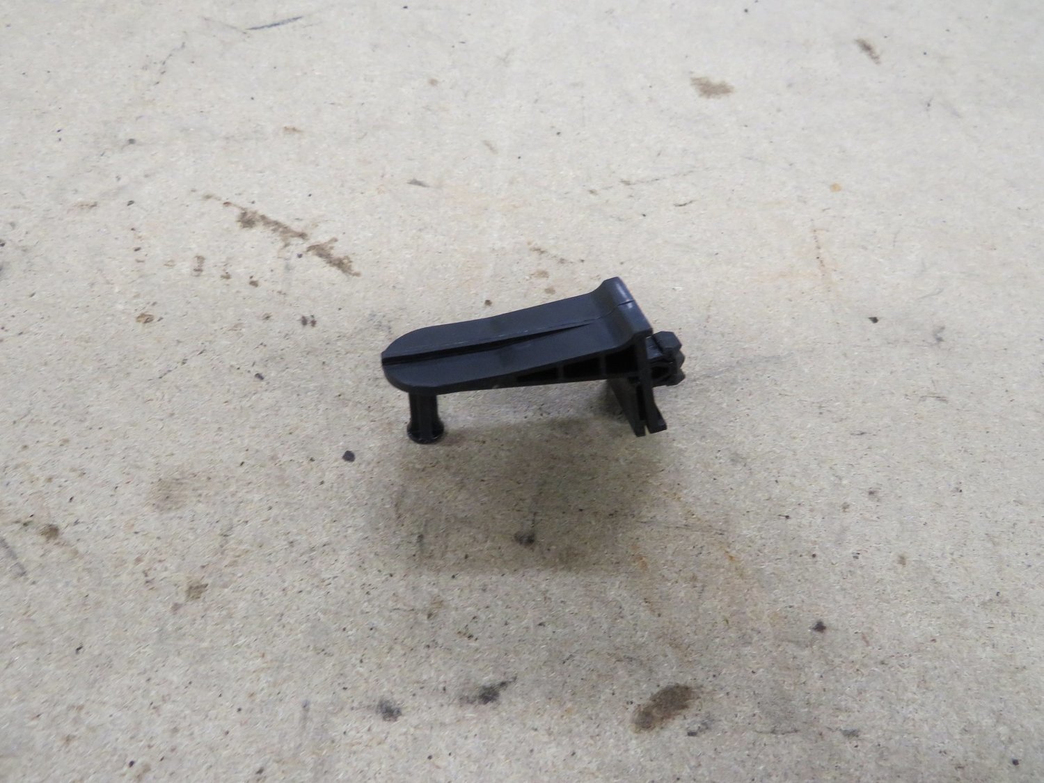 Honda Integra Type R DC5    Single Drivers Carpet hook