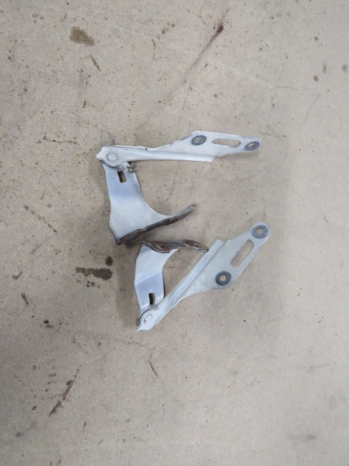 Honda Integra Type R DC5   Pair of white Bonnet Hinges