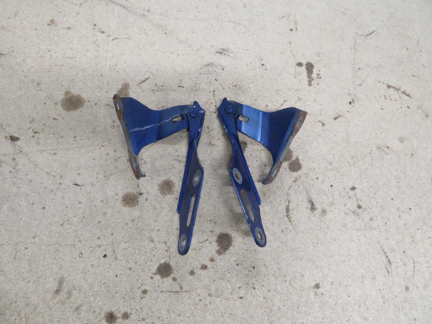 Honda Integra Type R DC5   Pair of Blue Bonnet Hinges