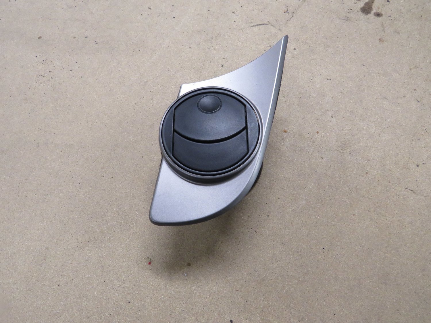 Honda Integra Type R DC5    Dash Drivers Vent