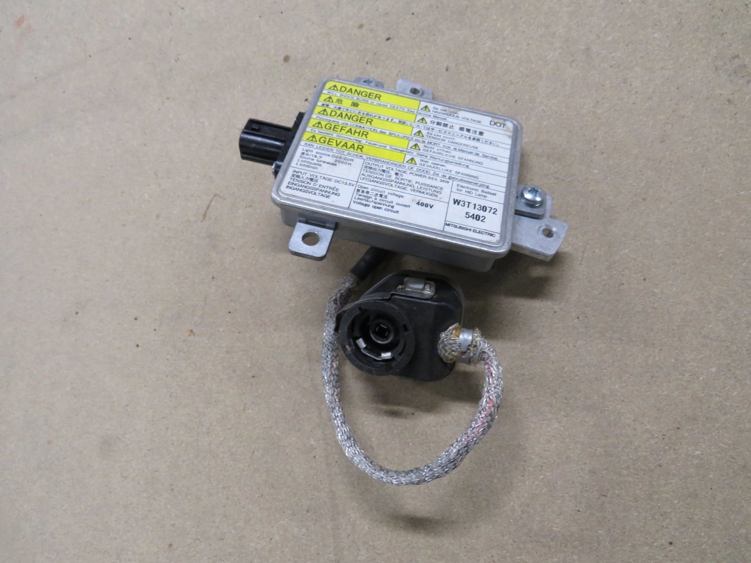 Honda Integra Type R DC5  Headlight HID Ballast Pack and Wires 2004 Face Lift Car
