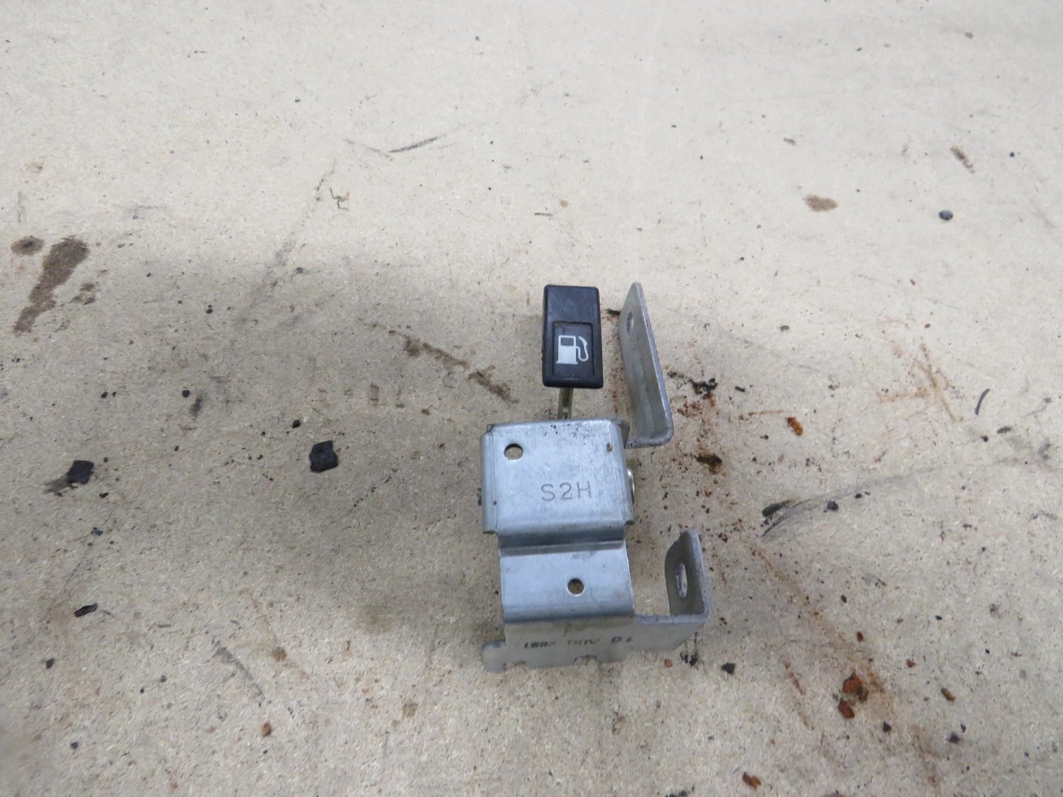Honda Integra Type R DC5  Petrol Fuel cap Lever