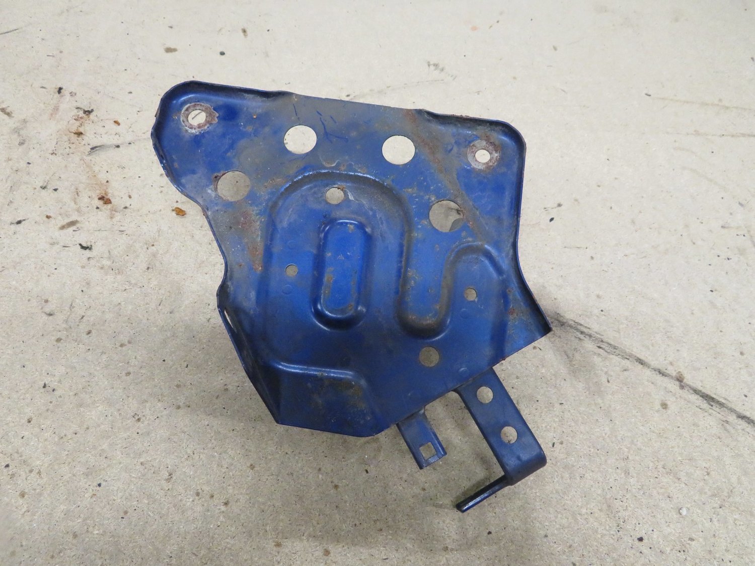 Honda Integra Type R DC5   Battery support Bracket
