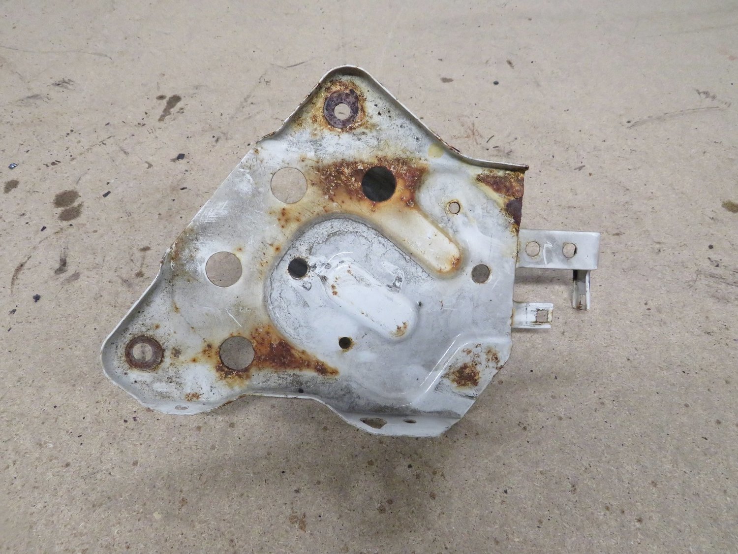 Honda Integra Type R DC5   Battery support Bracket