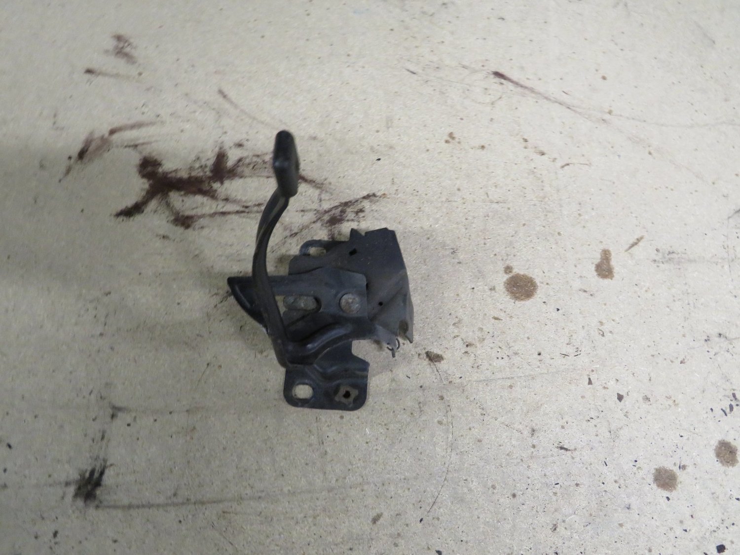 Honda Integra Type R DC5   Bonnet Catch