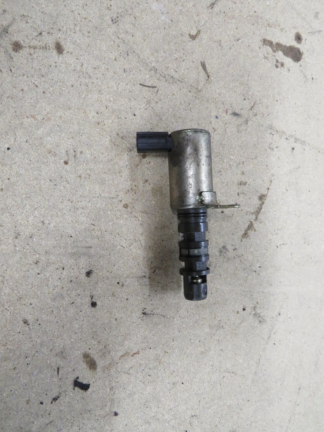 Honda Integra Type R DC5   Head V-Tec Solenoid