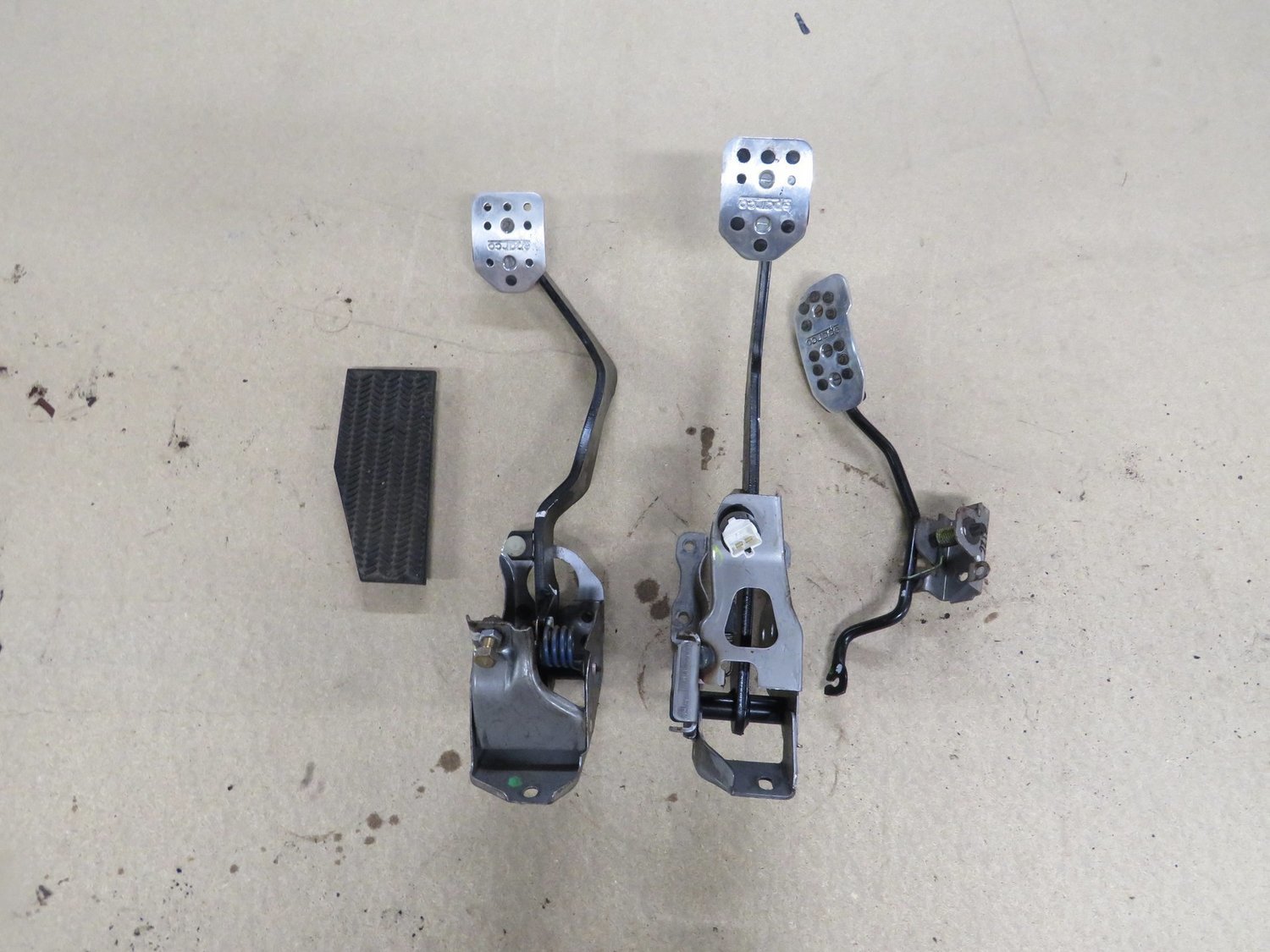 Honda Civic Type R EP3   Pedal Set with Aftermarket Plates