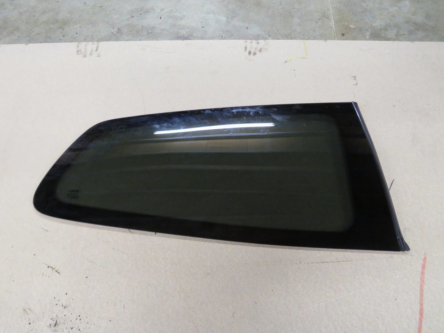 Honda Civic Type R   Drivers Right quarter Glass