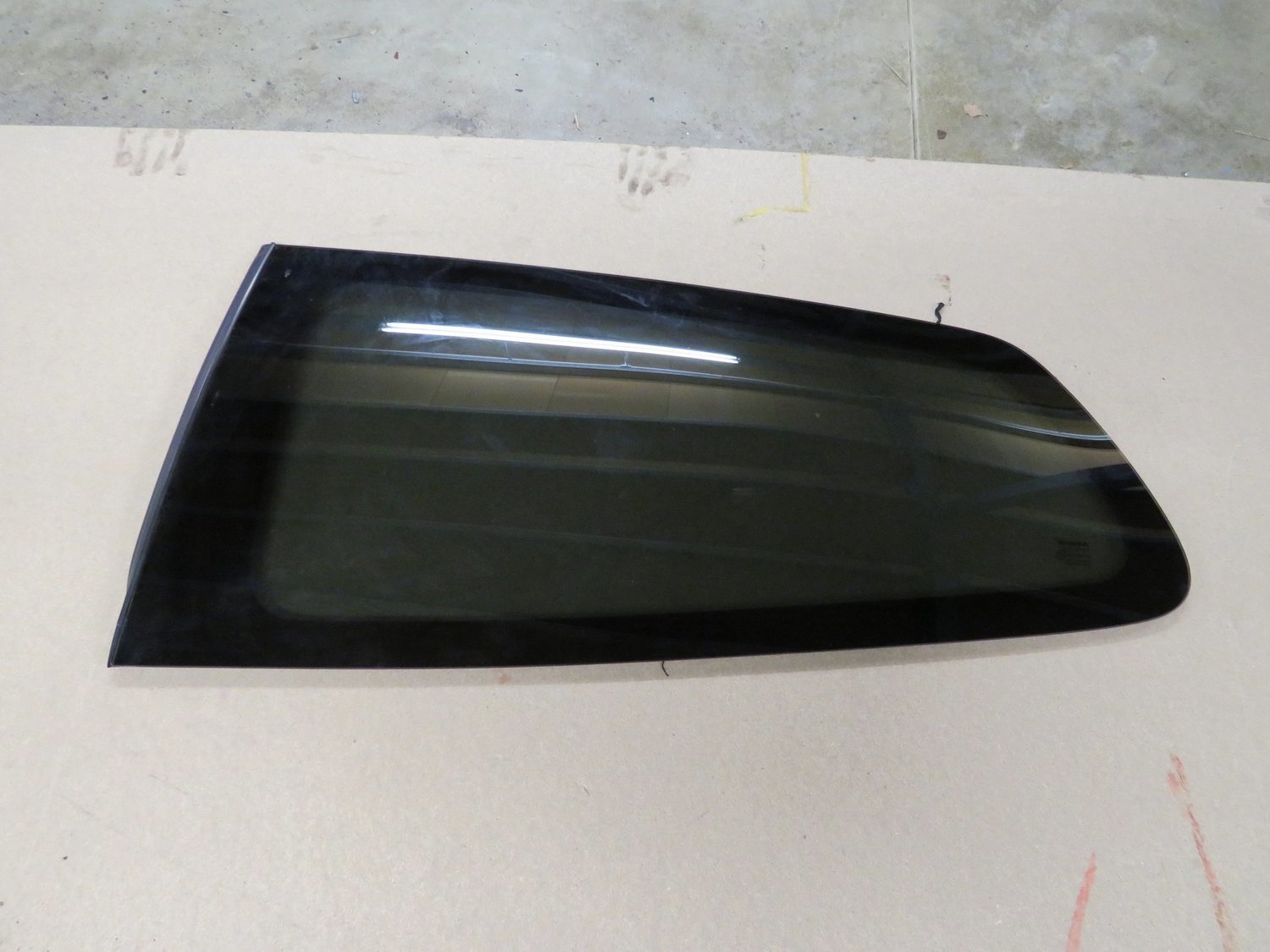 Honda Civic Type R   Passenger Left quarter Glass
