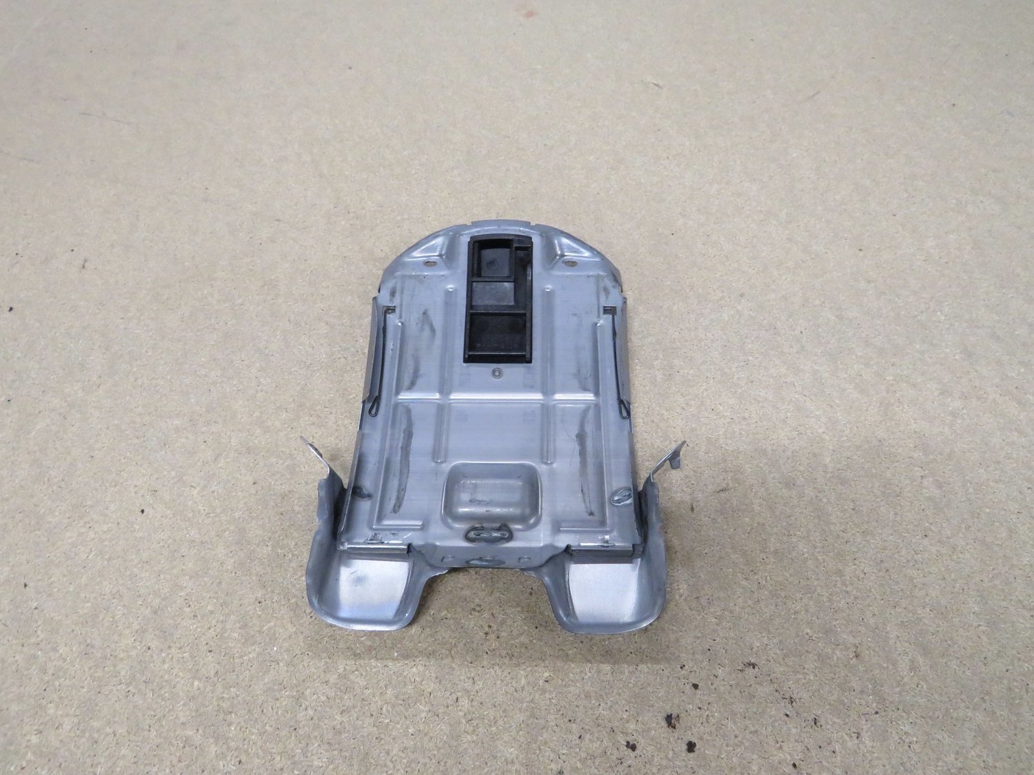 Honda Civic Type R   Dash lower Draw Ash Tray bracket
