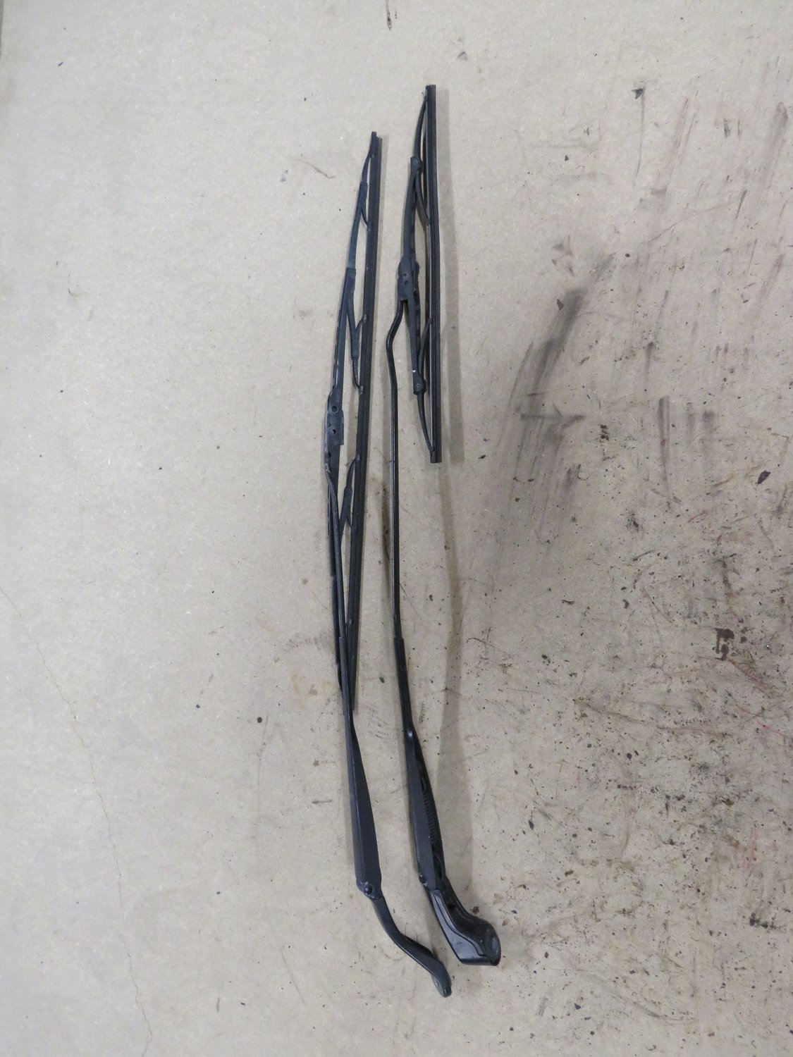 Honda Civic Type R   Pair of Windscreen Wiper arms and Blades
