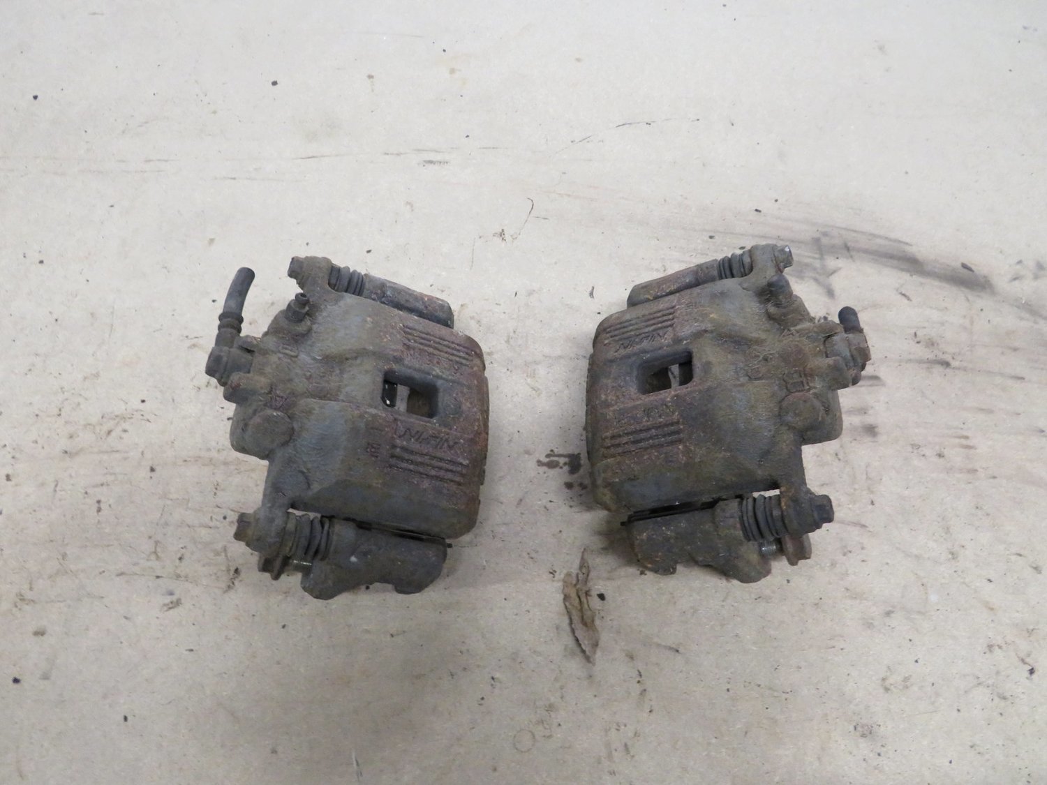 Honda Civic Type R   Pair of Rear Calipers complete with Pads and Carriers