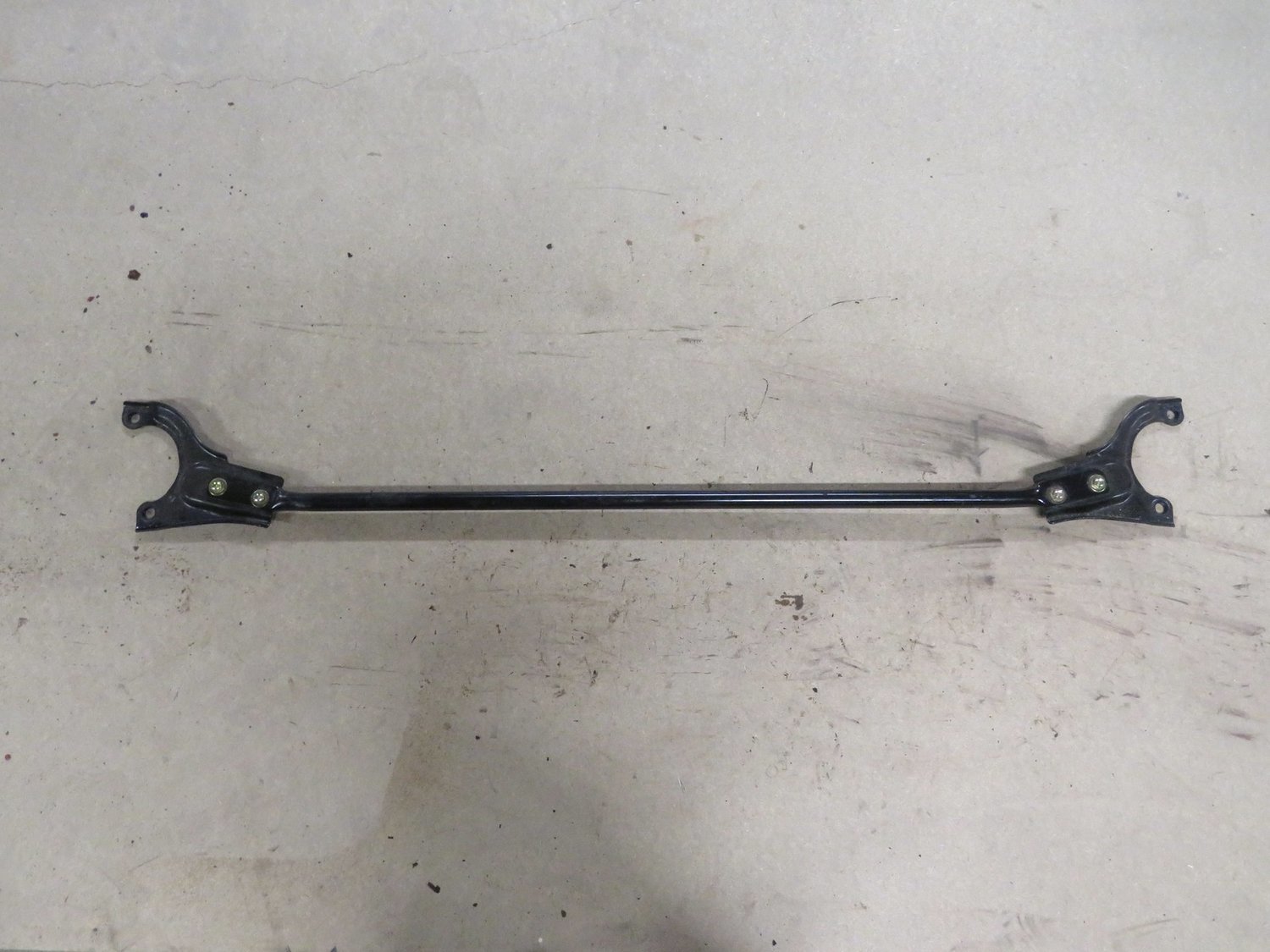 Honda Civic Type R  Rear Brace between Shocks