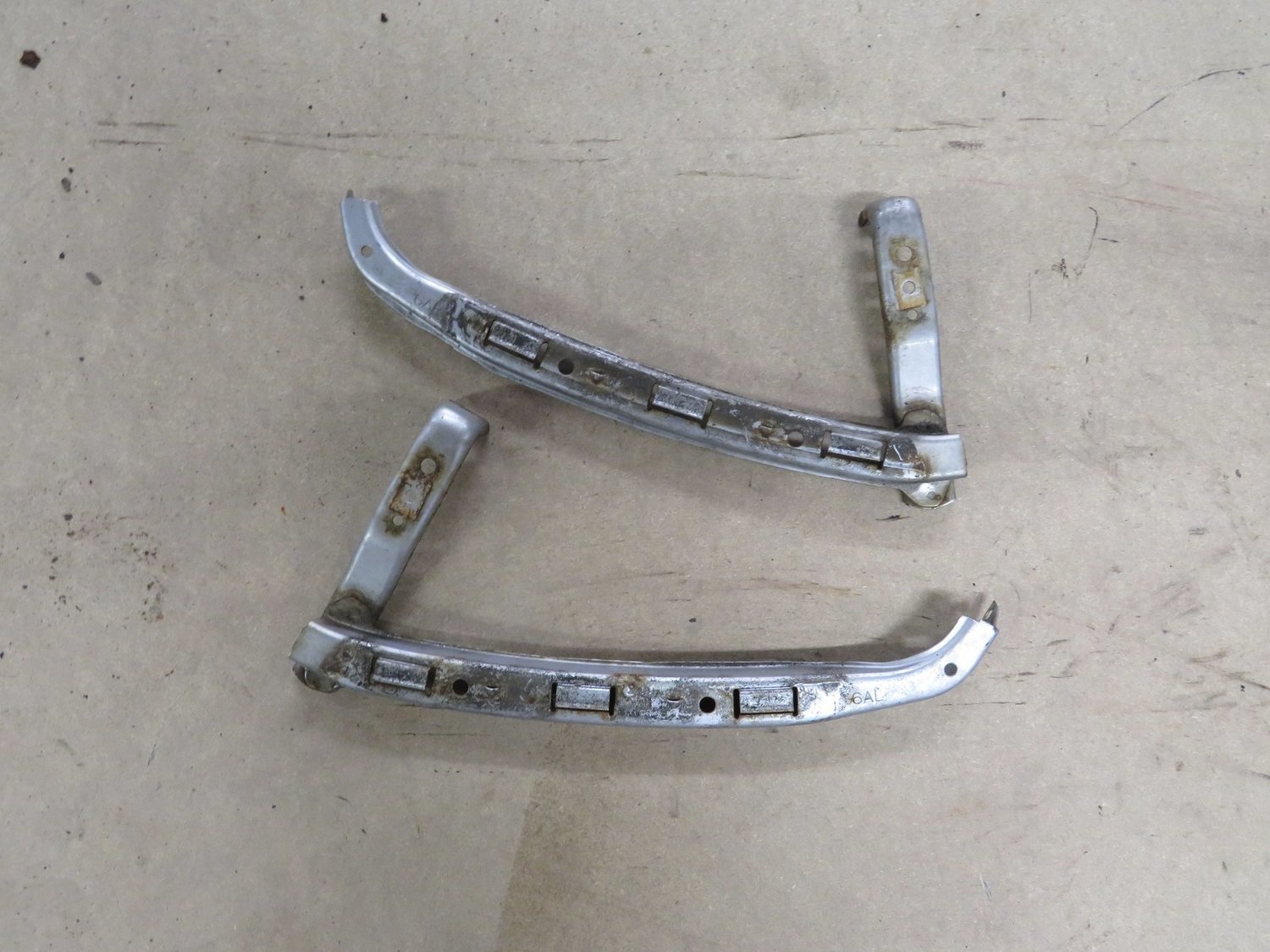 Honda Civic Type R   Pair of Silver headlight Brackets to Front Bumper