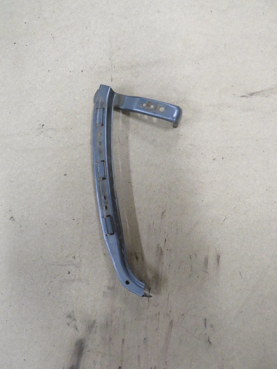 Honda Civic Type R   Passenger Left Grey headlight Brackets to Front Bumper