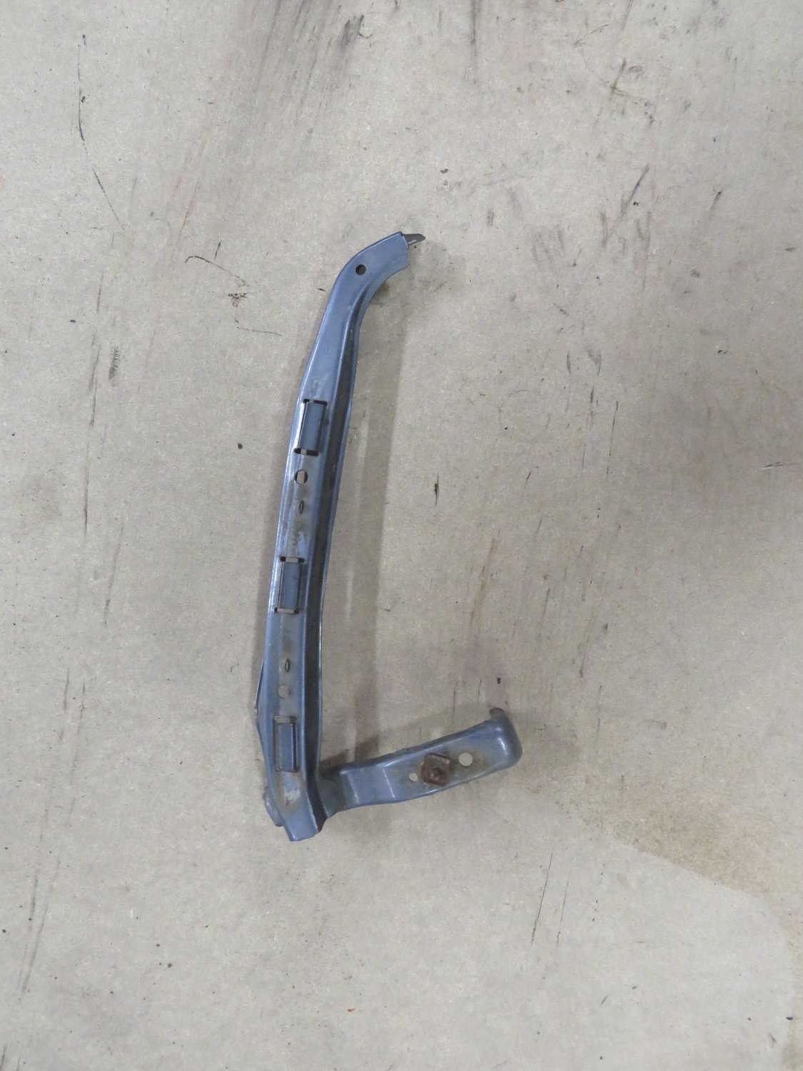 Honda Civic Type R   Drivers Right Grey headlight Brackets to Front Bumper