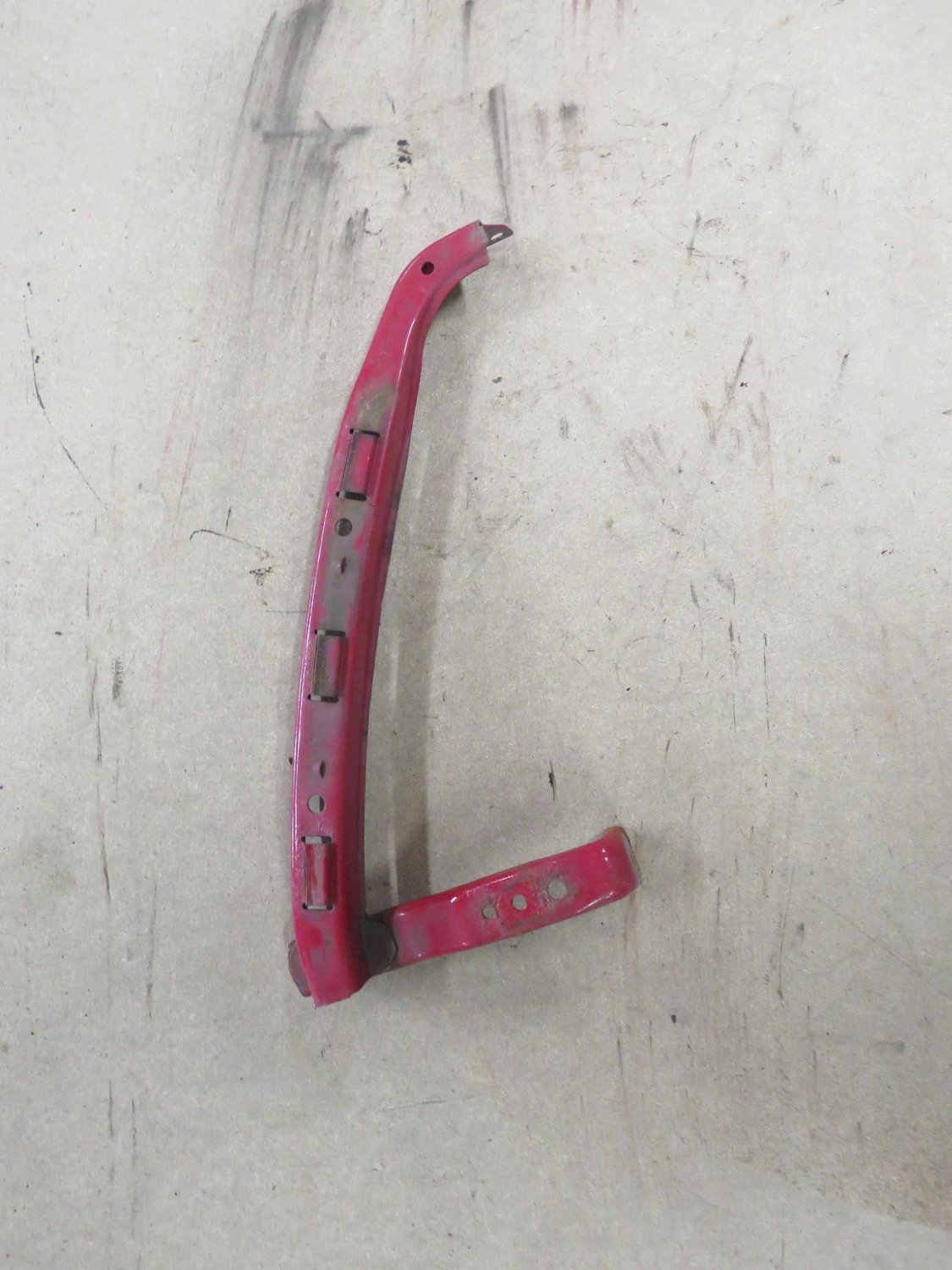 Honda Civic Type R   Drivers Right Red headlight Brackets to Front Bumper