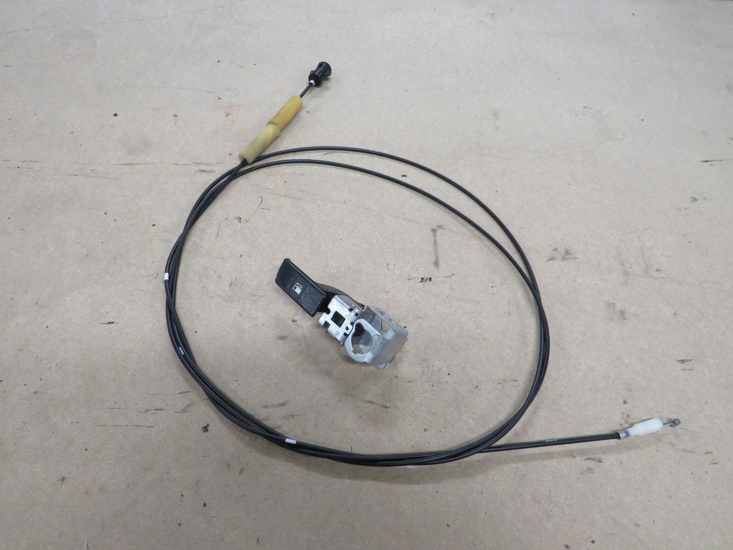 Honda EP3 Civic Type R   Fuel Release Cable