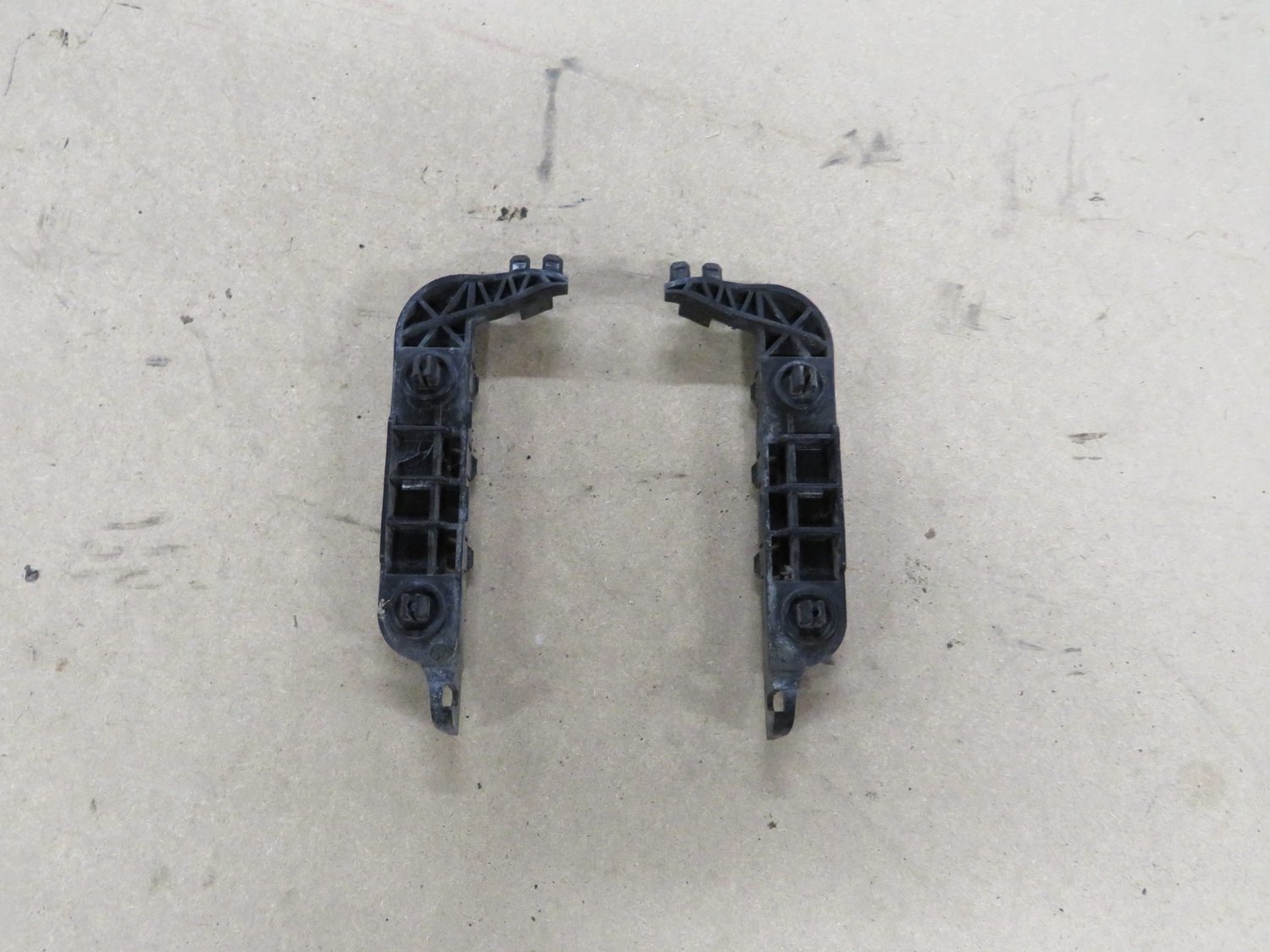 Honda EP3 Civic Type R   Front wing to Front bumper Mounting brackets