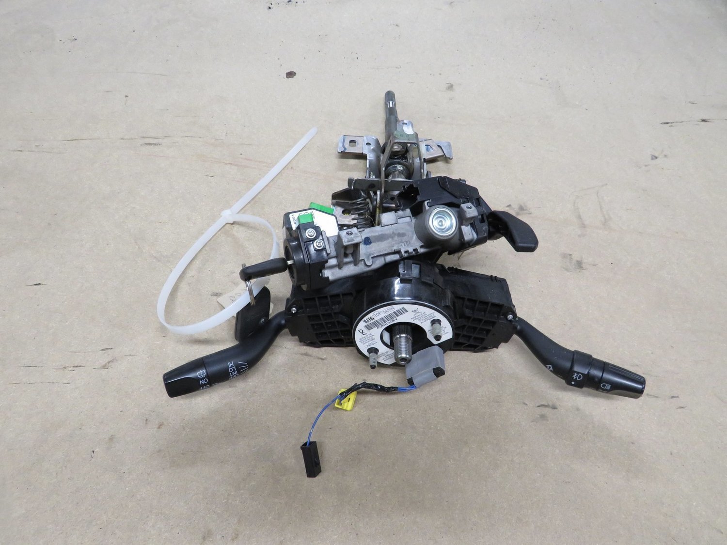 Honda EP3 Civic Type R   Ignition and Key comes with Steering Column