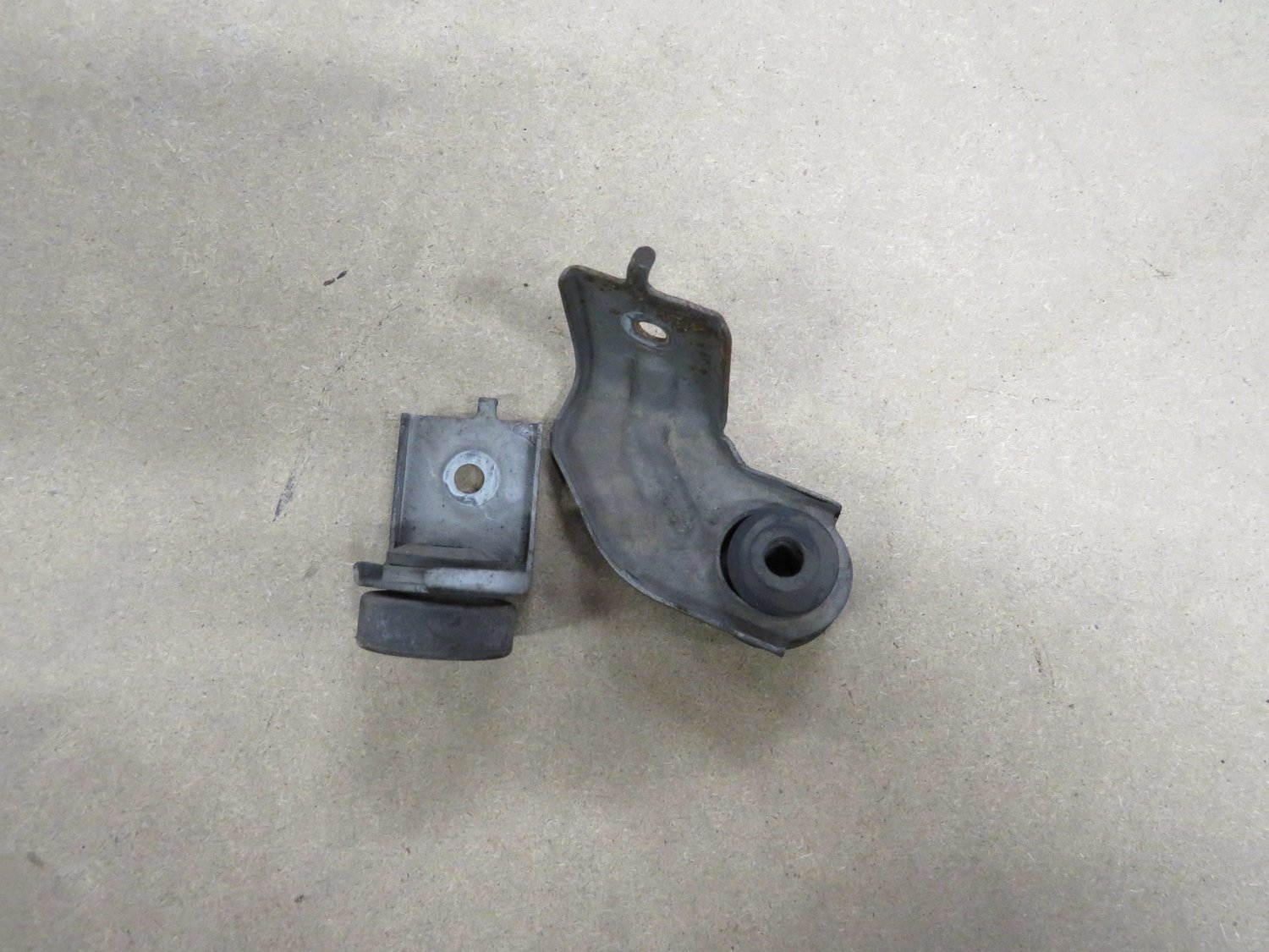 Honda EP3 Civic  Type R  A/C Air Con Condenser rad Brackets