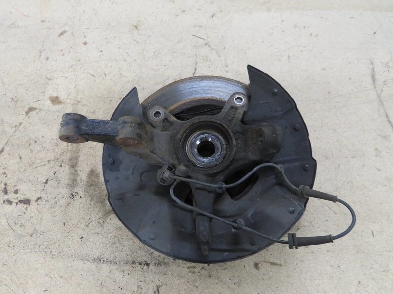 Honda Civic Type R FN2   Passenger left front Hub and ABS Sensor