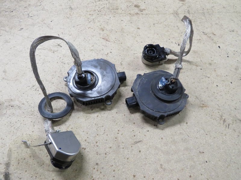 Civic Type R FN2    OEM Honda Pair of HID Pack and Wires will come with Bulbs Also
