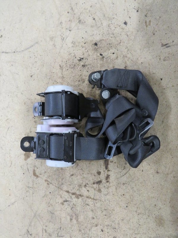 Civic Type R FN2    Rear Seat belts