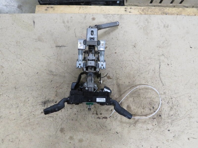 Civic Type R FN2    Ignition and Key on the Steering Column
