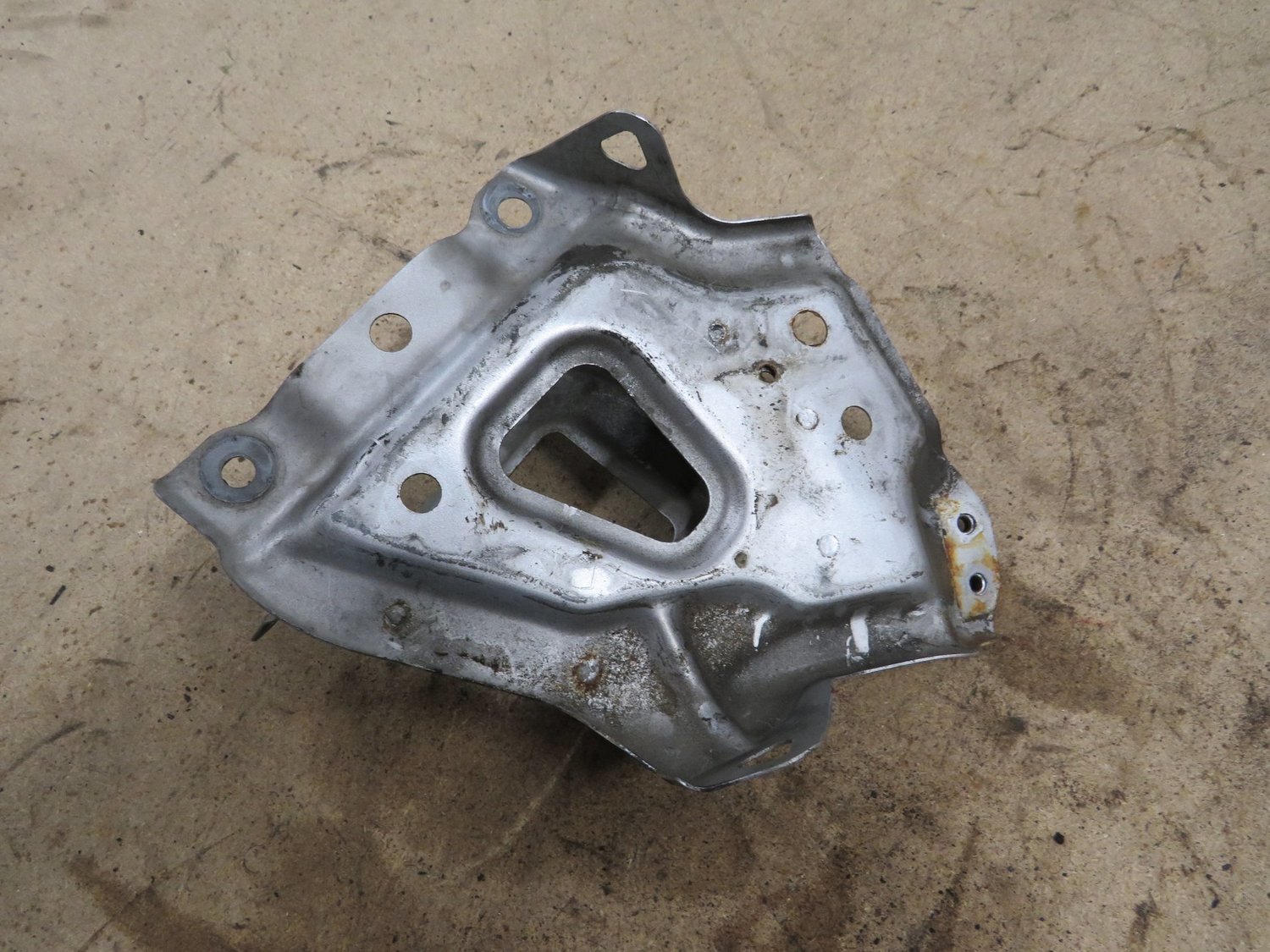 Civic Type R FN2    Battery support Bracket