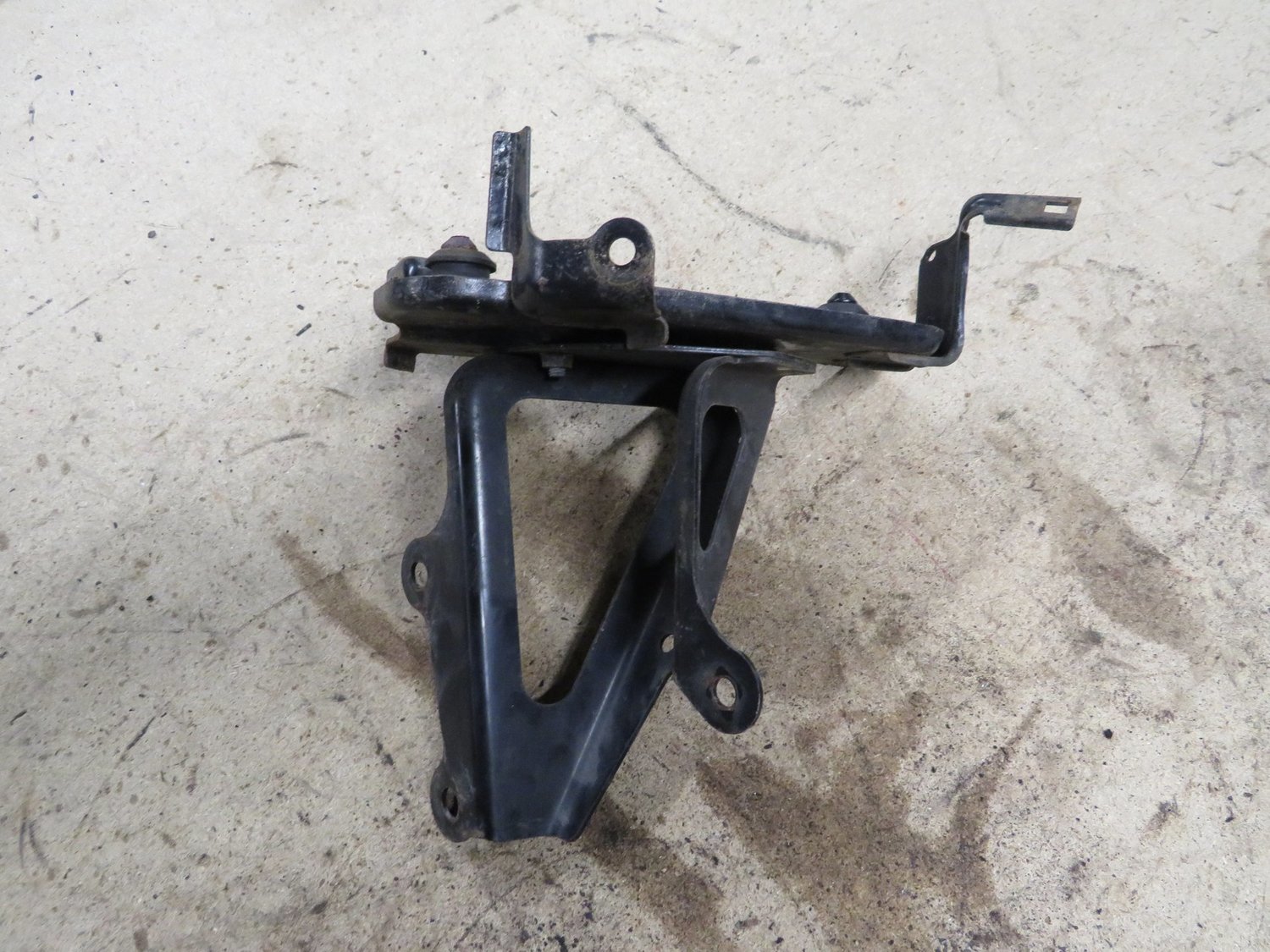 Civic Type R FN2    Engine Bay support Bracket