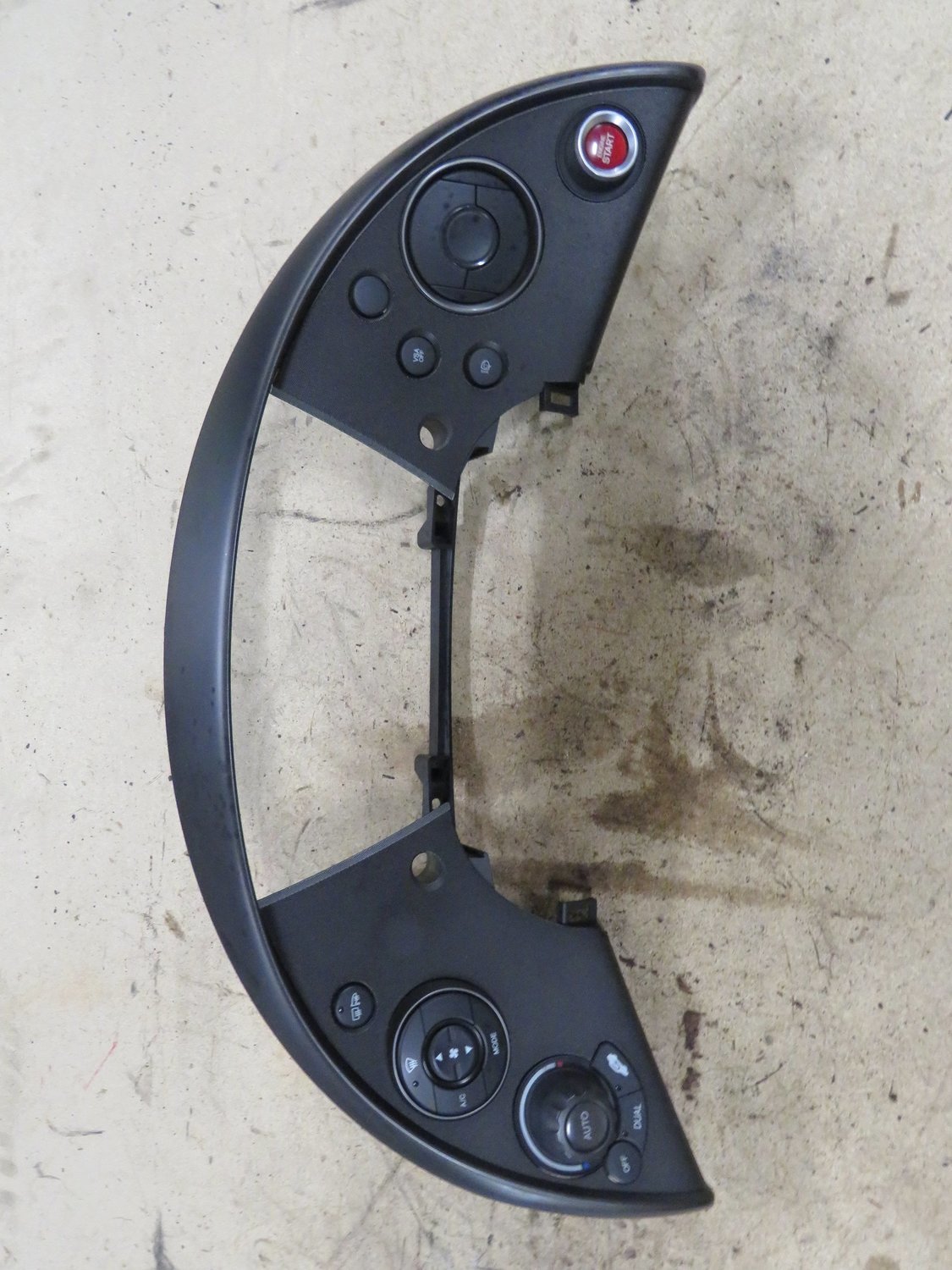 Civic Type R FN2    Clock Surround dash Trim but NOT The Starter Switch